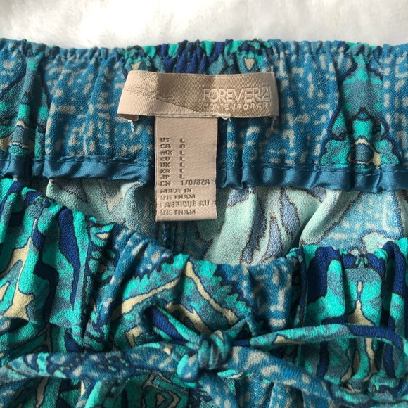 F21 printed shorts - Picture 3 of 3